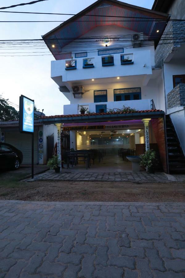 Dock Holiday Guest House Unawatuna Extérieur photo