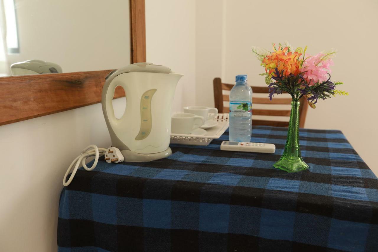Dock Holiday Guest House Unawatuna Extérieur photo