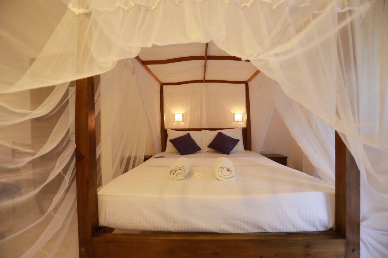 Dock Holiday Guest House Unawatuna Extérieur photo