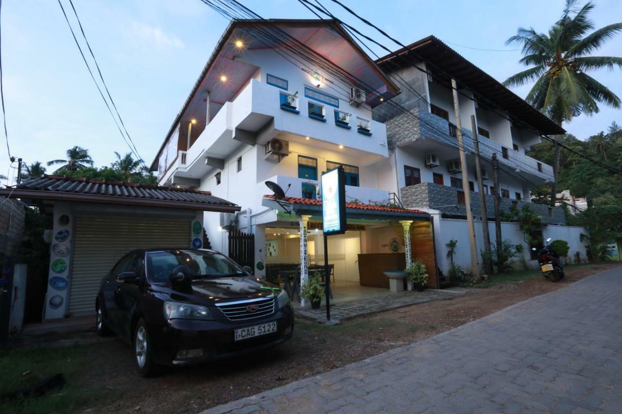 Dock Holiday Guest House Unawatuna Extérieur photo