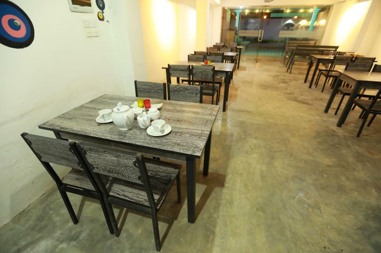 Dock Holiday Guest House Unawatuna Extérieur photo