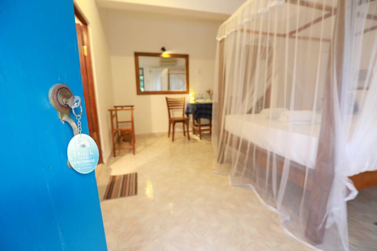 Dock Holiday Guest House Unawatuna Extérieur photo
