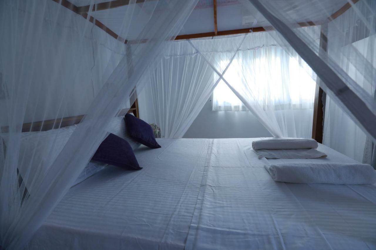 Dock Holiday Guest House Unawatuna Extérieur photo